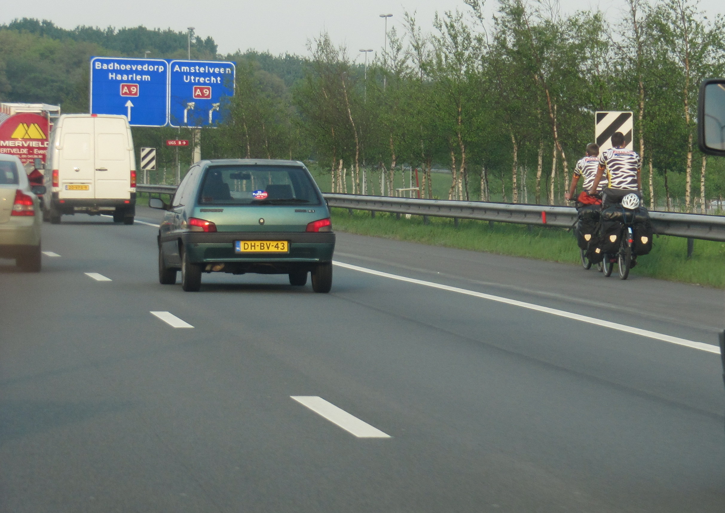 fietsen op de snelweg